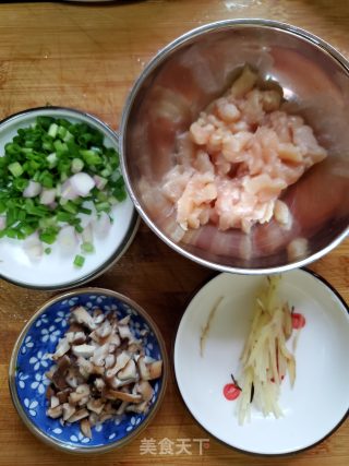 香菇鸡粒粥的做法步骤：4