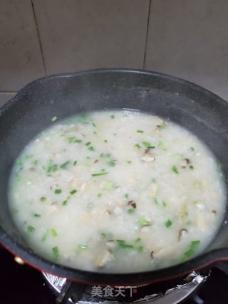 香菇鸡粒粥的做法步骤：11