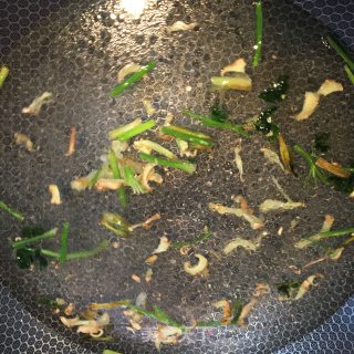 牛肉香芹汤粉的做法步骤：5