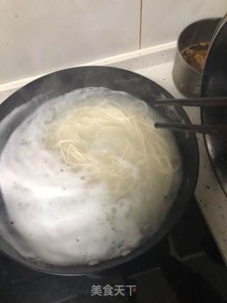 花生酱拌面的做法步骤：1