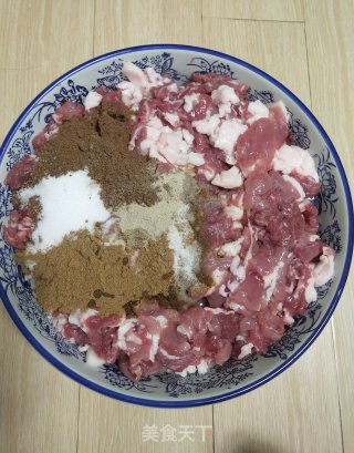 自制腊肠????的做法步骤：4