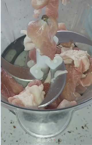 年夜饭----四喜丸子的做法步骤：2