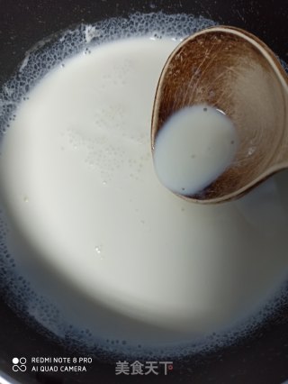鲜奶草莓饮的做法步骤：2