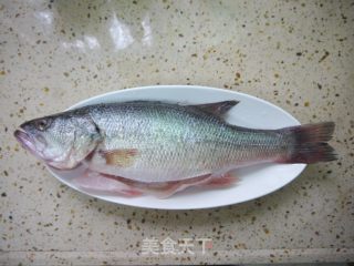 蒸鱼的最佳方法，简单5步别搞错，这样做出来的鱼肉鲜嫩又不腥的做法步骤：1