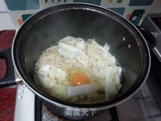 鸡蛋香肠煮面的做法步骤：8