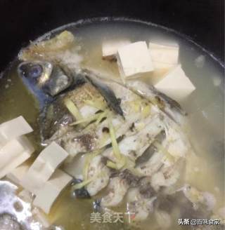 年夜饭离不开它，原来这步一直放错了，难怪汤不白肉不香的做法步骤：8