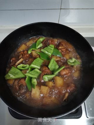 土豆烧鸡块的做法步骤：7