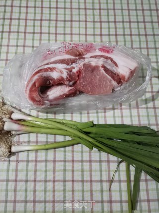 回锅肉的做法步骤：1