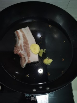 回锅肉的做法步骤：2