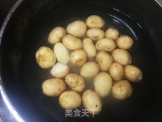 香辣孜然小土豆的做法步骤：2
