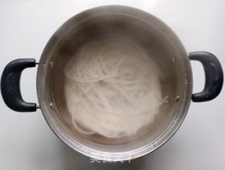 葱油叉烧拌面的做法步骤：4