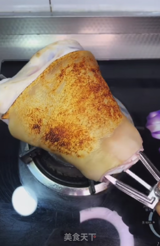年夜饭----红烧肘子的做法步骤：1