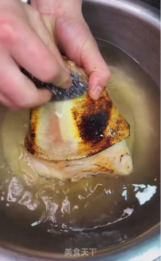 年夜饭----红烧肘子的做法步骤：2