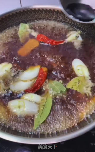 年夜饭----红烧肘子的做法步骤：7