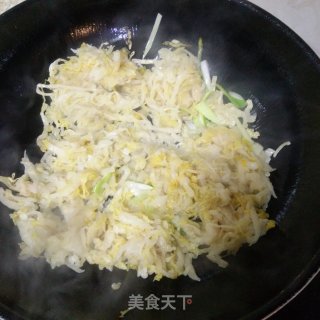红焖肉炖酸菜的做法步骤：5