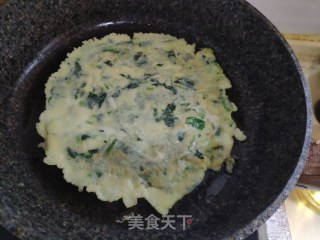 菠菜鸡蛋饼的做法步骤：7