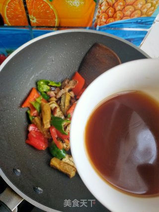 炸豆腐炒辣椒的做法步骤：10