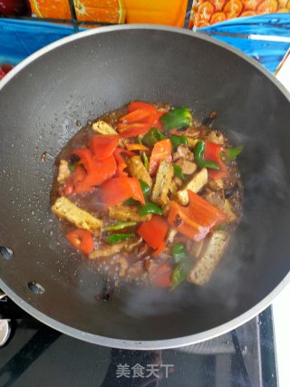 炸豆腐炒辣椒的做法步骤：11
