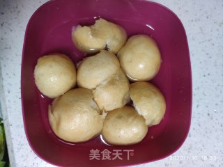 青菜炒油面筋的做法步骤：2