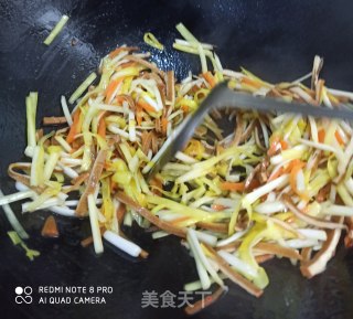 韭黄胡萝卜炒茶干的做法步骤：6