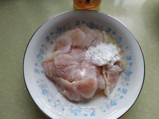 水煮巴沙鱼片的做法步骤：2