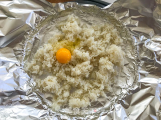 牛肉肠米饭披萨的做法步骤：3