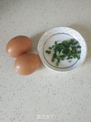 香葱蛋烧的做法步骤：1