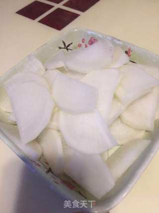 萝卜炒腊肉的做法步骤：2