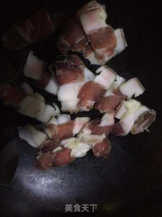 萝卜炒腊肉的做法步骤：3