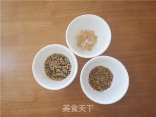 桂花杂粮熟谷米粥的做法步骤：1
