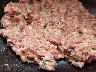 炸肉圆子的做法步骤：3