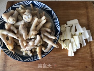 红烧鸡爪的做法步骤：2