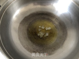 红烧鸡爪的做法步骤：3