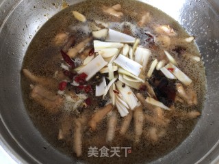 红烧鸡爪的做法步骤：5