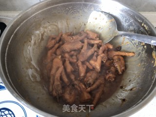 红烧鸡爪的做法步骤：6