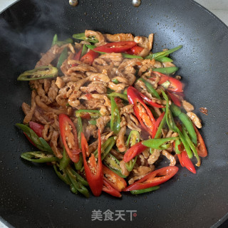 红椰菜炒肉丝的做法步骤：3