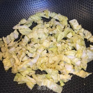 金针菇时蔬蛋饺汤的做法步骤：2