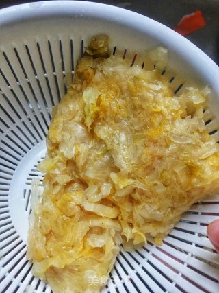 东北酸菜猪肉饺子的做法步骤：4