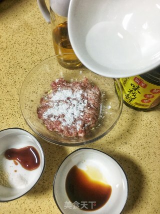 东北酸菜猪肉饺子的做法步骤：10