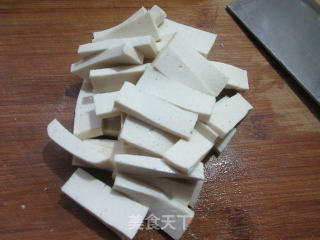 青椒千页豆腐炒雷笋的做法步骤：4