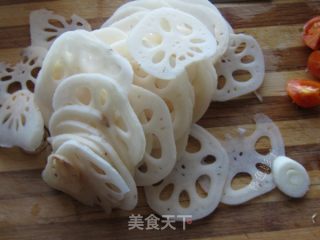 酸甜清脆炒莲藕的做法步骤：2