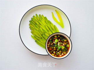凉拌黄花菜的做法步骤：8