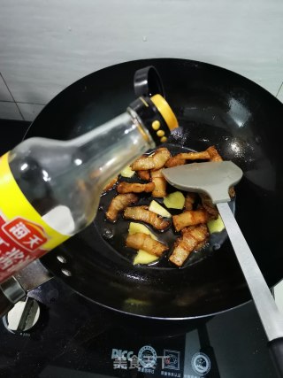 香菇胡萝卜烧肉的做法步骤：6