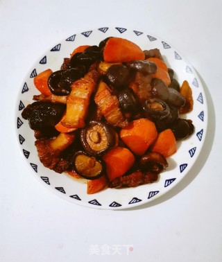 香菇胡萝卜烧肉的做法步骤：11