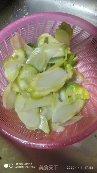 鸭胸肉炒儿菜的做法步骤：2