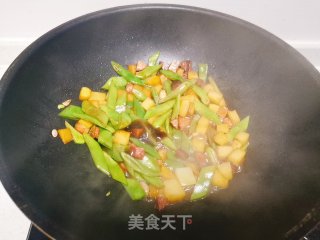 #腊味#豆角土豆炒红肠的做法步骤：9