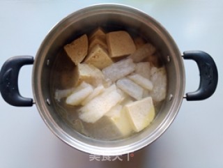 竹荪冻豆腐牛腩汤的做法步骤：8