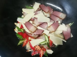 冬笋炒腊肉的做法步骤：9