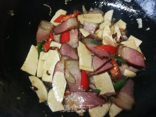 冬笋炒腊肉的做法步骤：12