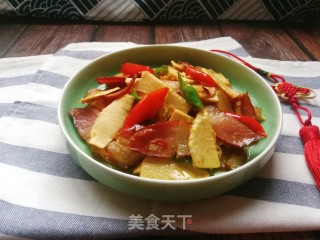冬笋炒腊肉的做法步骤：15